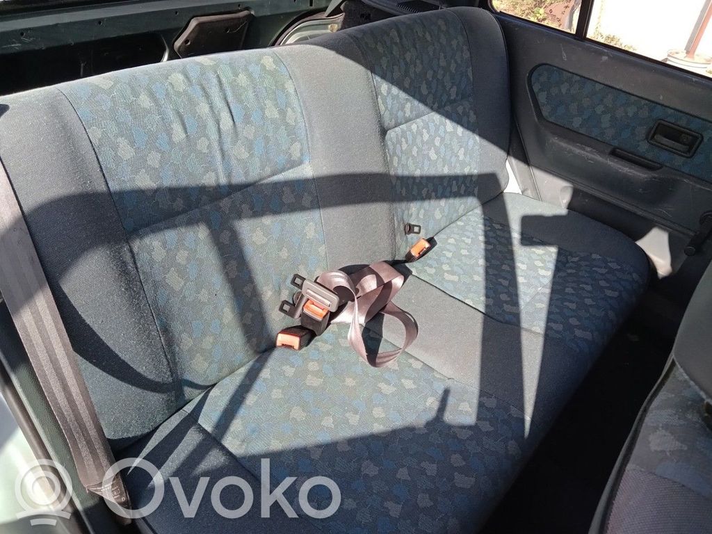 Renault Clio I Cinturón trasero 