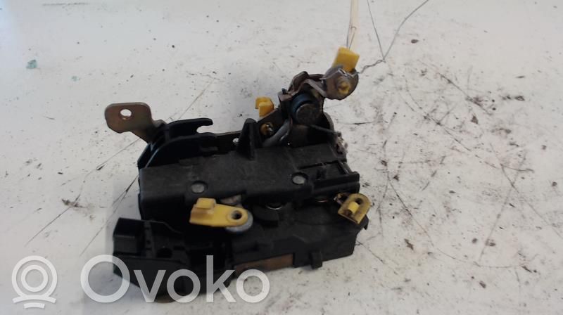 Renault Clio I Front door lock 