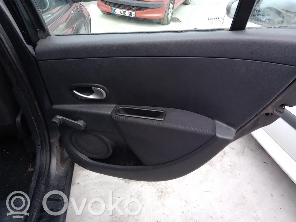 Renault Clio III Manecilla interna puerta trasera 