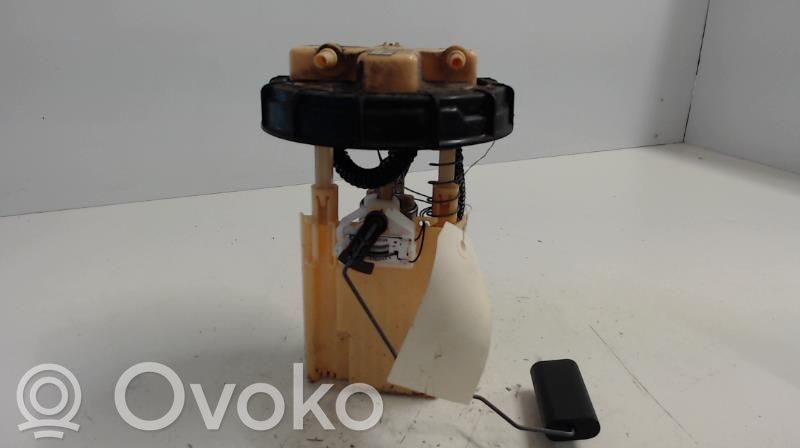 Renault Clio IV Pompe à carburant 