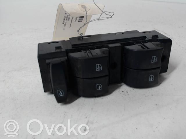 Renault Koleos I Electric window control switch 