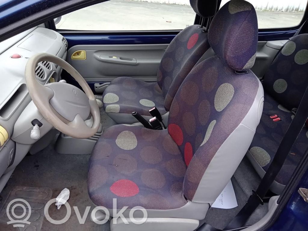 Renault Twingo I Cinturón delantero 