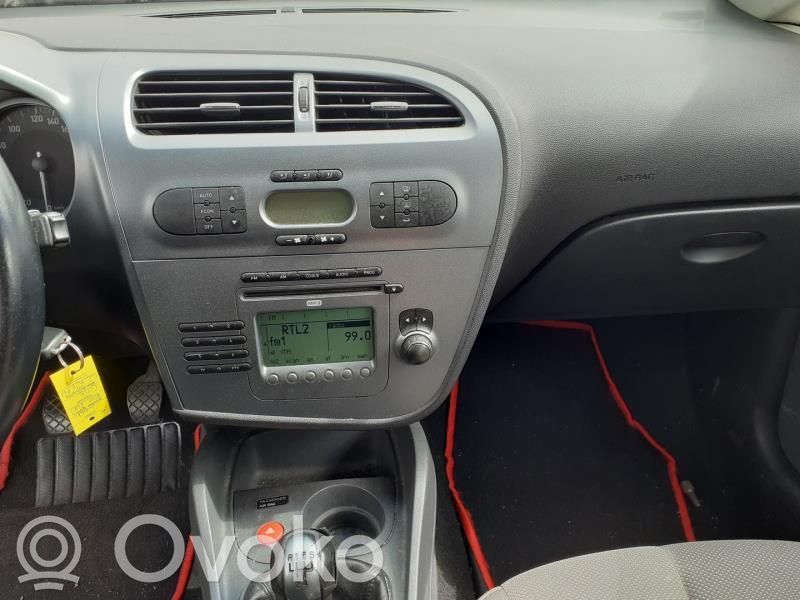 Seat Leon (1P) Juego guantera 