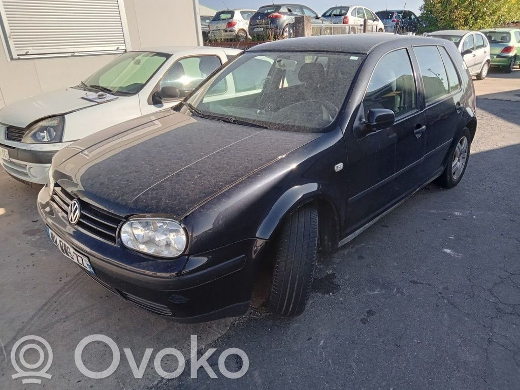 Volkswagen Golf IV Etujarrusatula 
