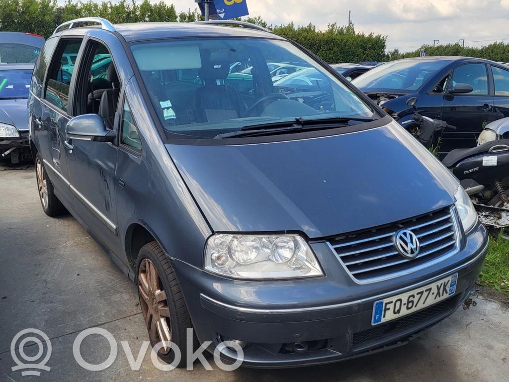 Volkswagen Sharan Priekinio stiklo valytuvų kojelė 