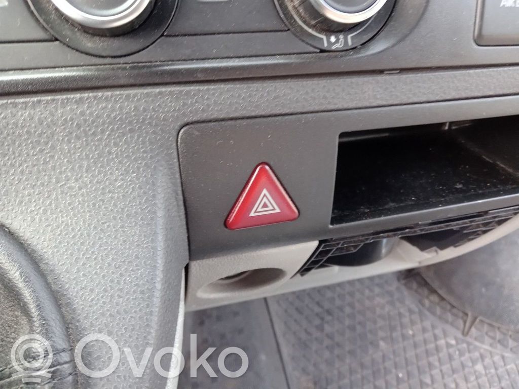 Volkswagen Multivan T5 Botón interruptor de luz de peligro 
