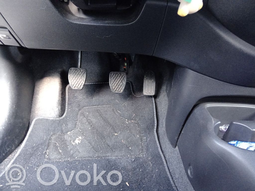 Nissan Micra Bremžu pedālis 