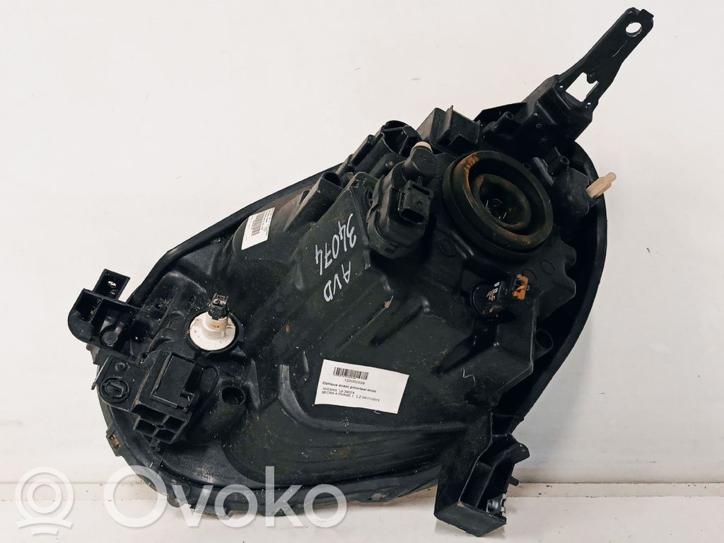 Nissan Micra Lampa przednia 