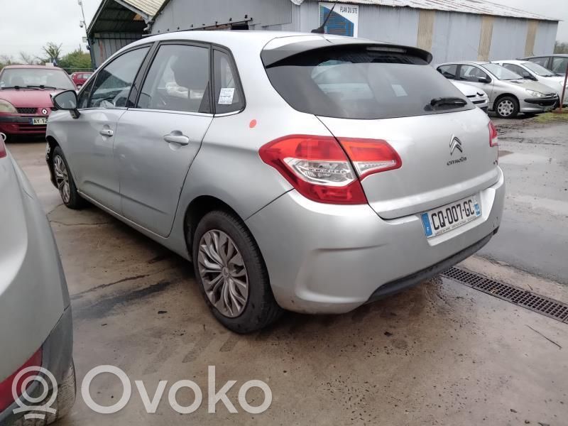 Citroen C4 II Galinis žibintas dangtyje 