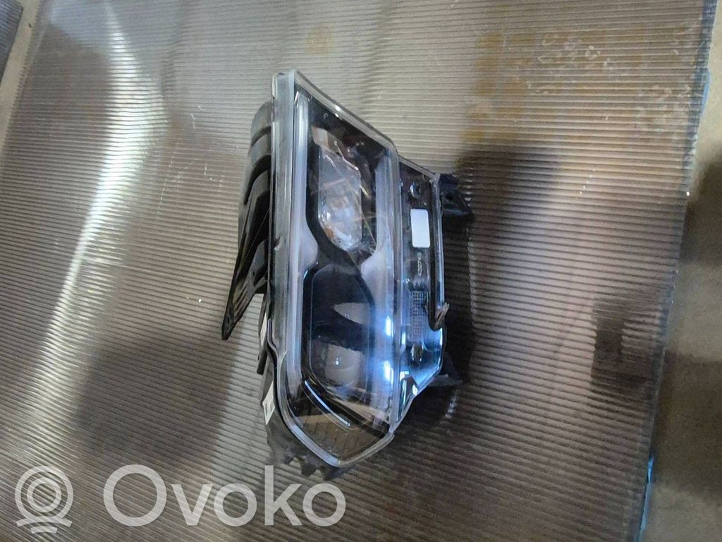 Headlight/headlamp   68433778AE