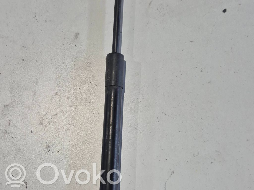 Volvo XC90 Konepellin kaasujousi 