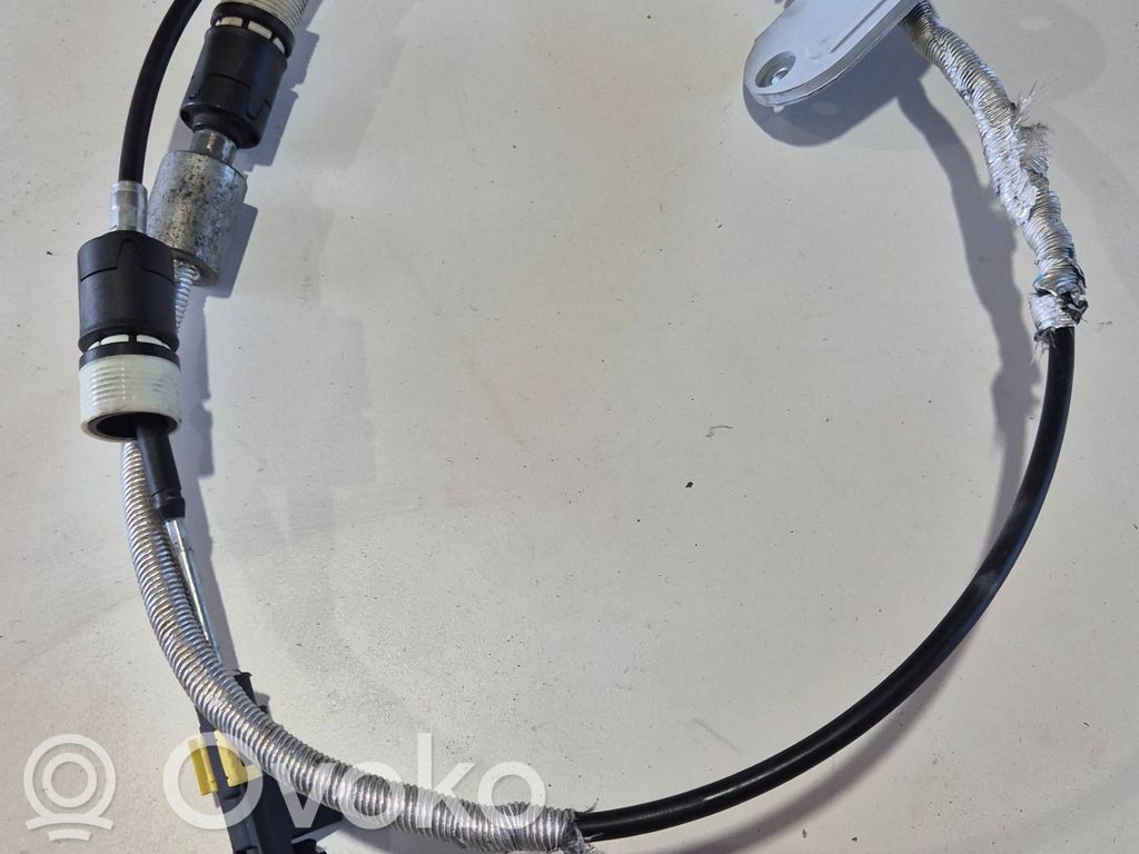 Volvo XC90 Gear shift cable linkage 