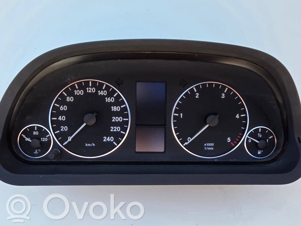 Mercedes-Benz A W169 Licznik / Prędkościomierz 