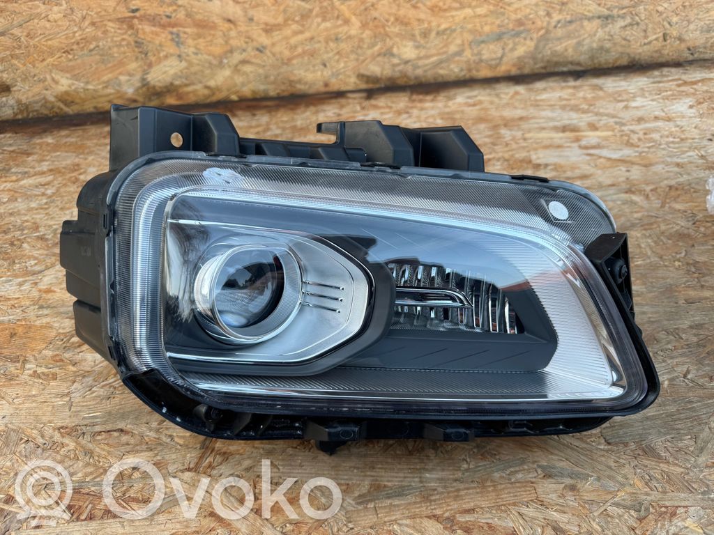 Hyundai Kona I Lampa przednia 