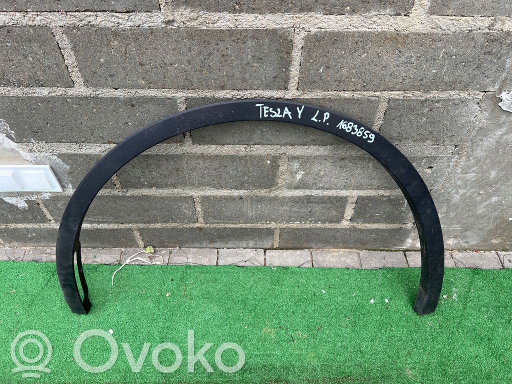 Tesla Model Y Front arch trim 