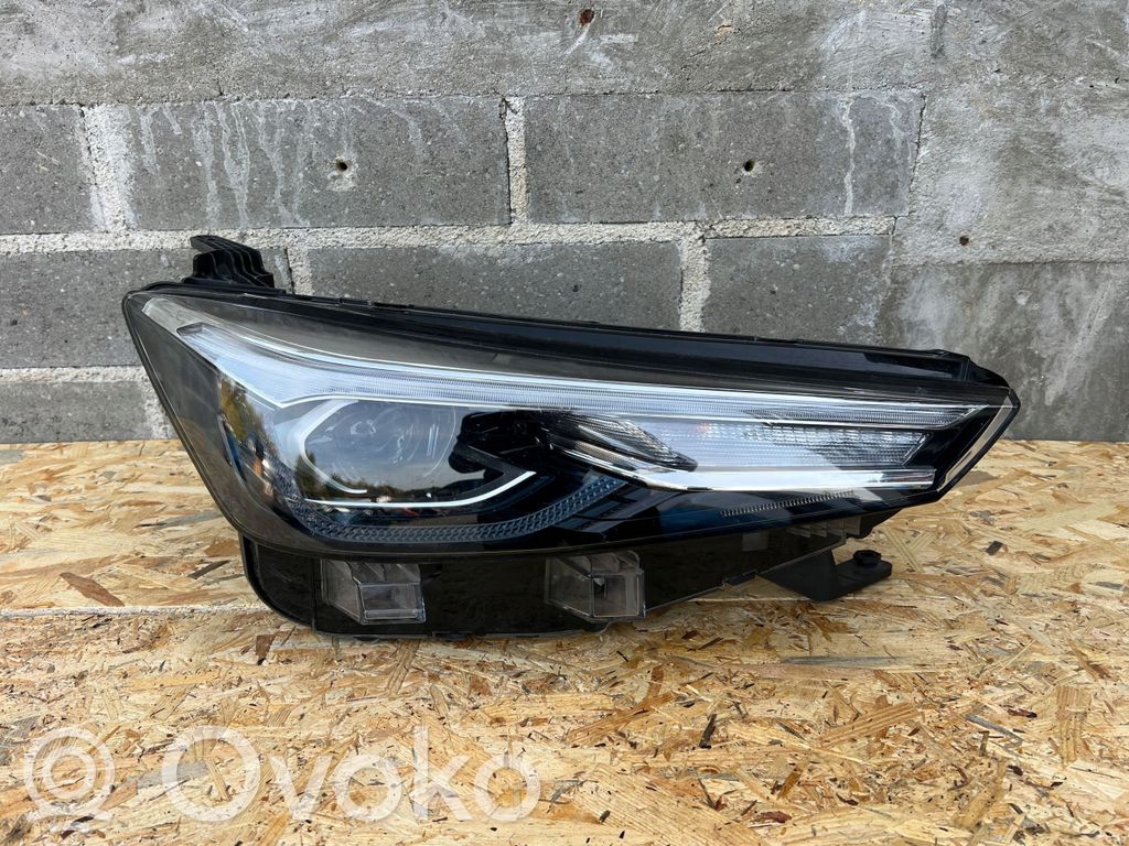 MG MG5 ev Set faruri 
