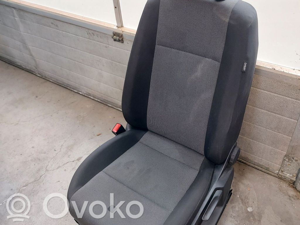 Skoda Fabia Mk3 (NJ) Etumatkustajan istuin 