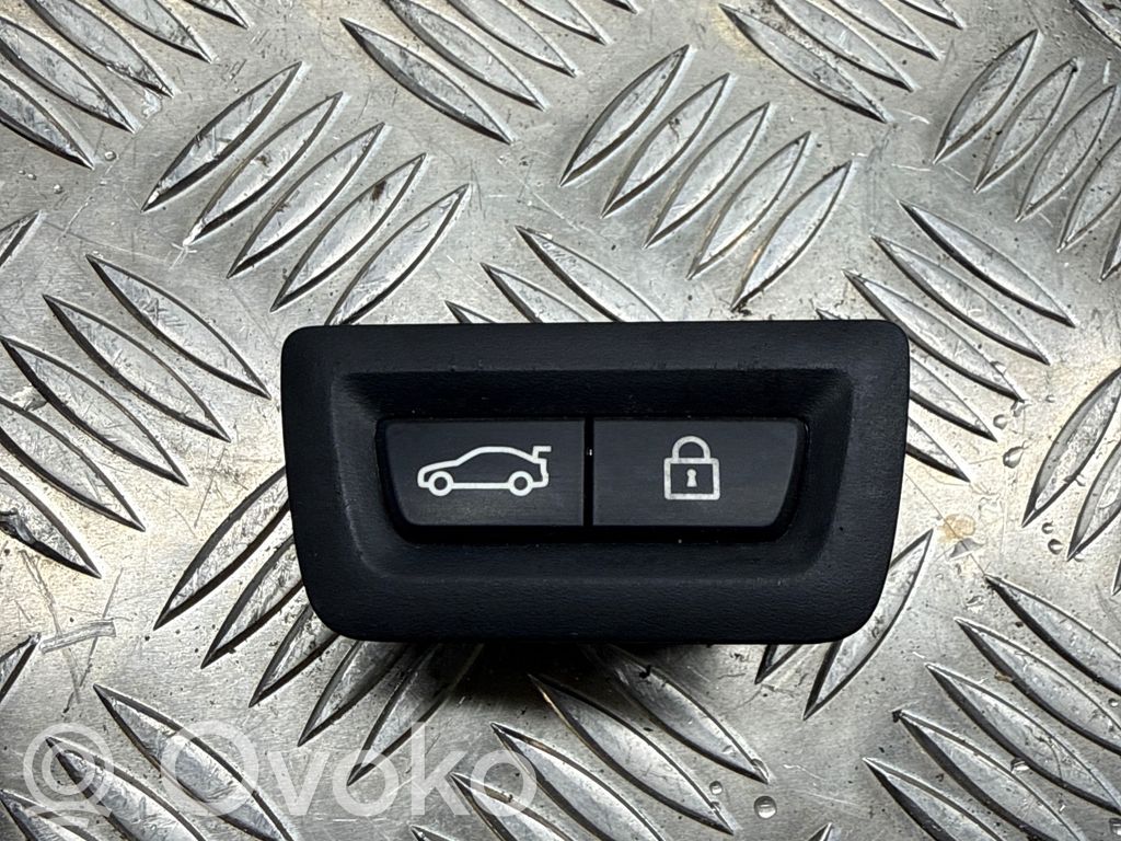 BMW 7 F01 F02 F03 F04 Tailgate/boot open switch button 