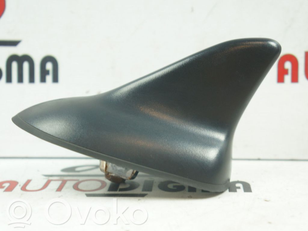 Opel Astra J GPS-pystyantenni 