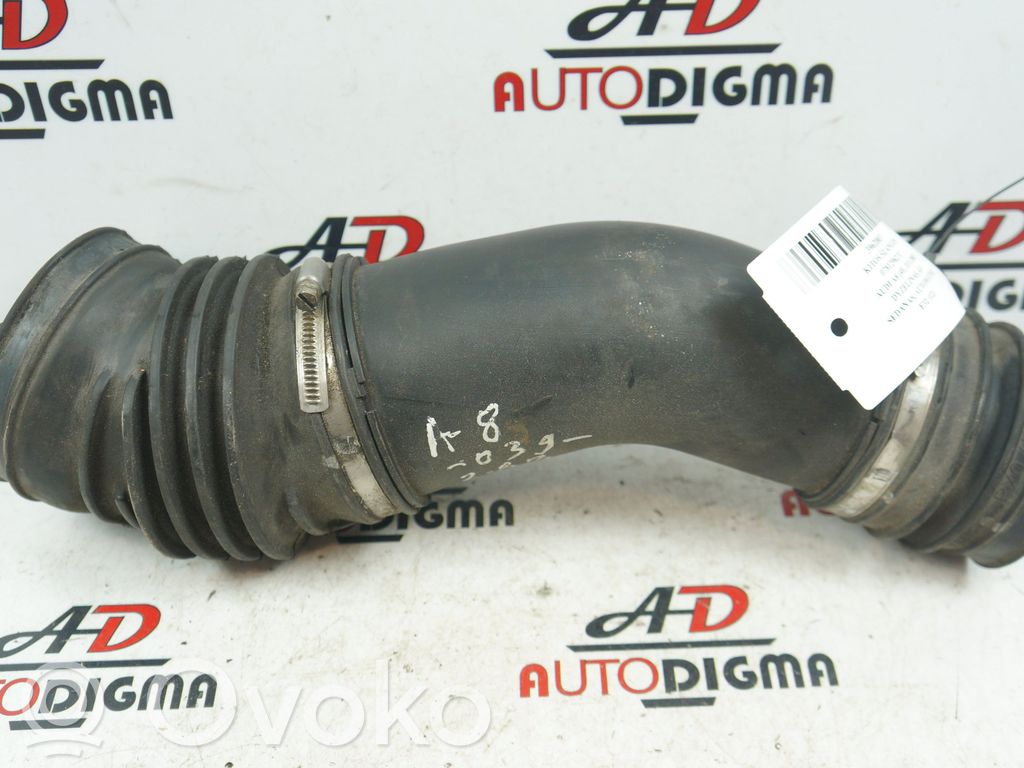 Audi A8 S8 D3 4E Część rury dolotu powietrza 