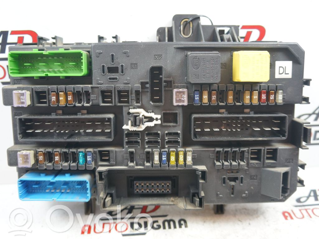 Opel Astra H Fuse module 