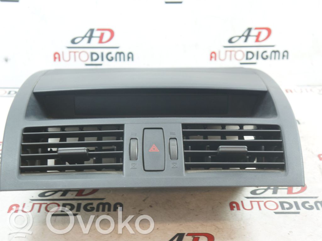 Mazda 6 Dysze / Kratki środkowego nawiewu deski rozdzielczej 