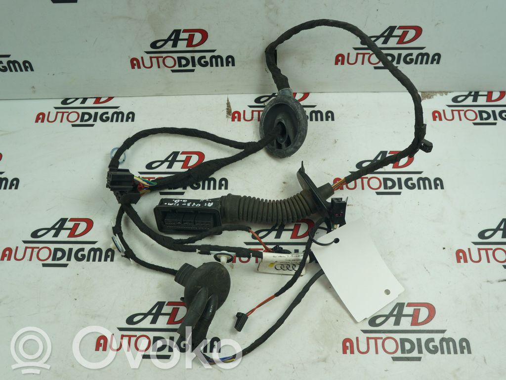 Cableado de puerta trasera   8X0971687B
