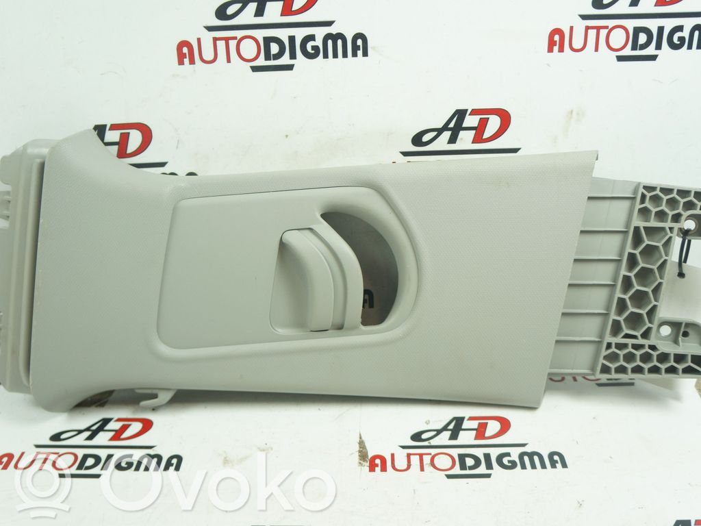 Audi A1 Pilar (B) (superior) 