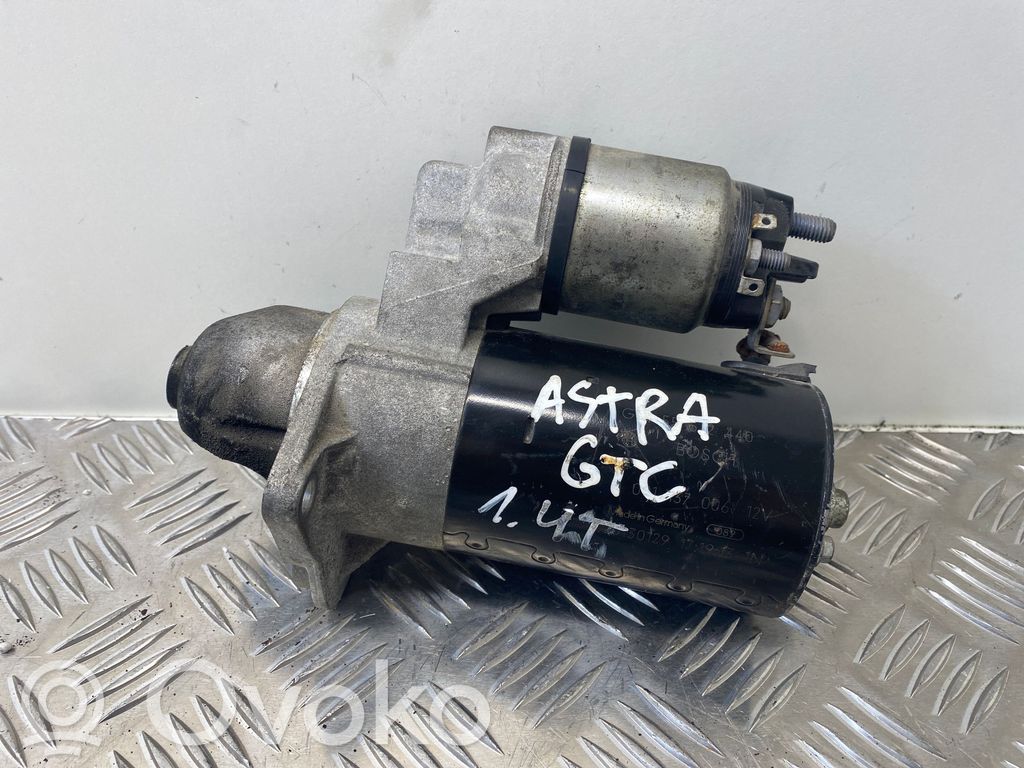 Opel Astra J Starteris 