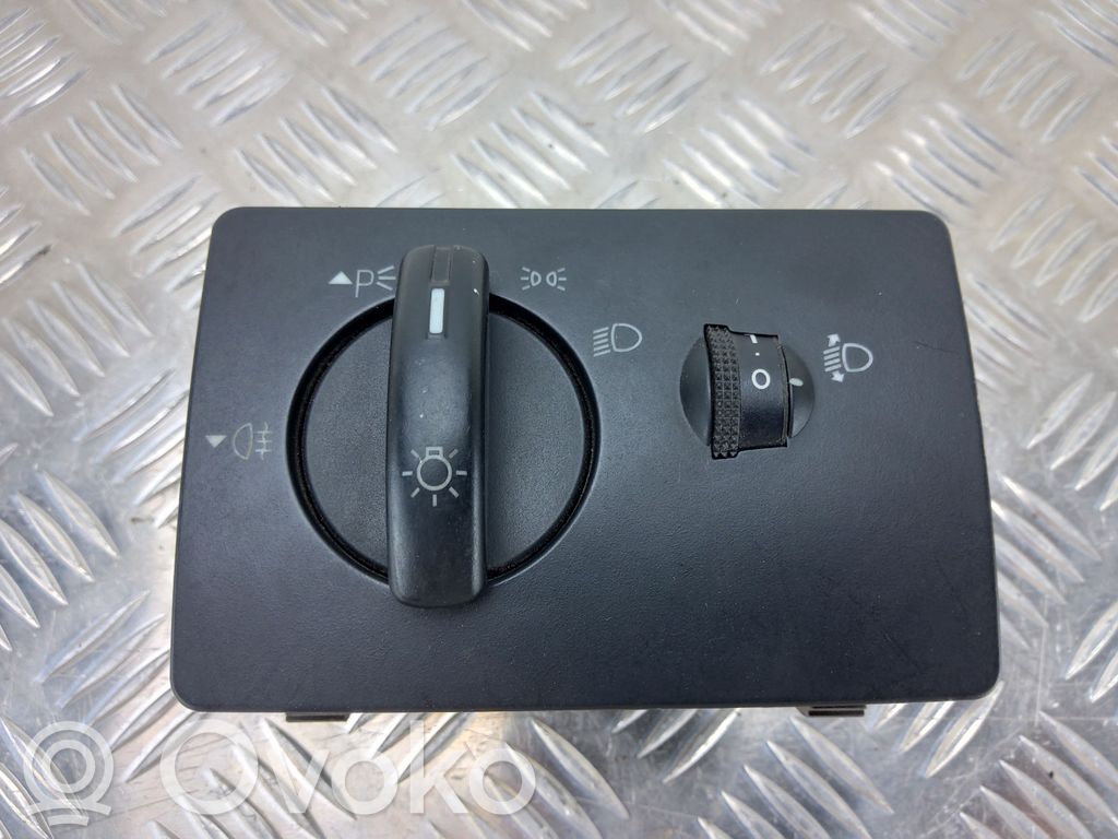 Ford Focus Light switch 