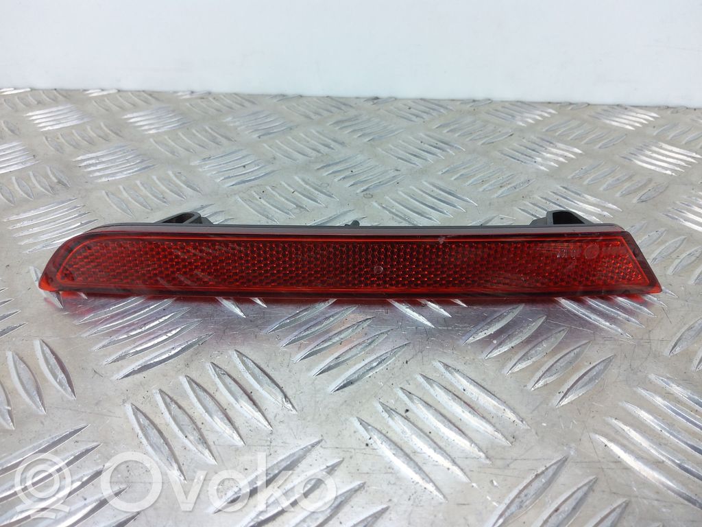 Rear tail light reflector   E211012