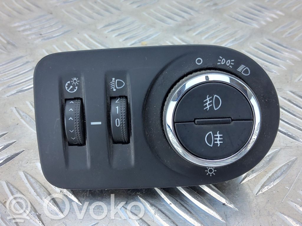 Opel Corsa D Light switch 
