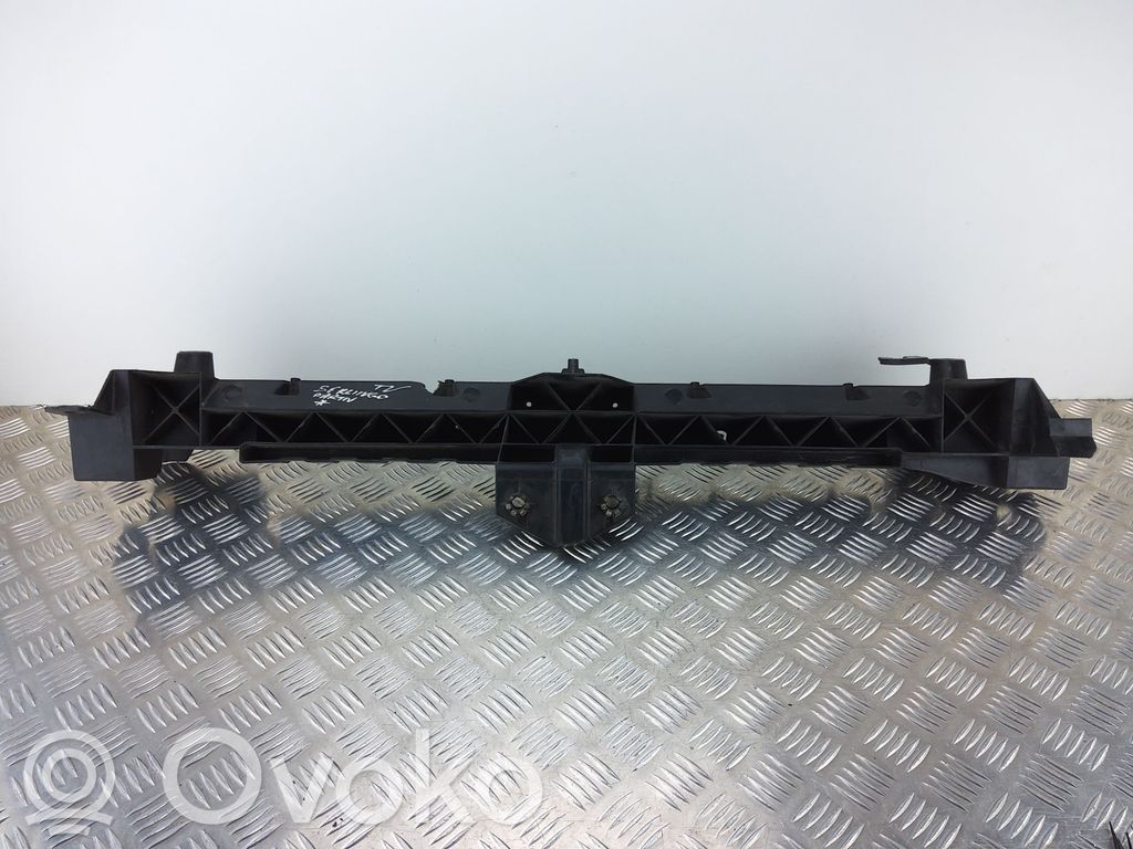 Citroen Berlingo Radiatoru paneļa augšējā daļa (televizors) 