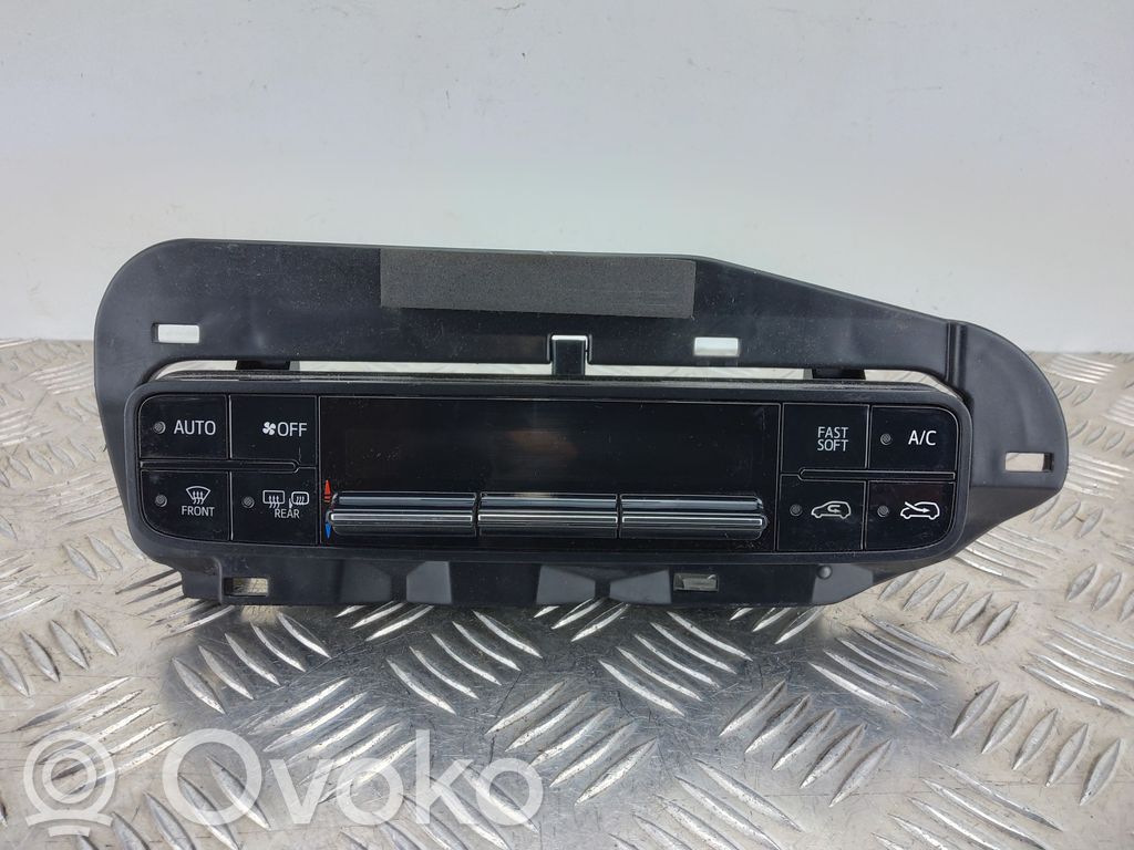 Toyota Auris E180 Climate control unit 