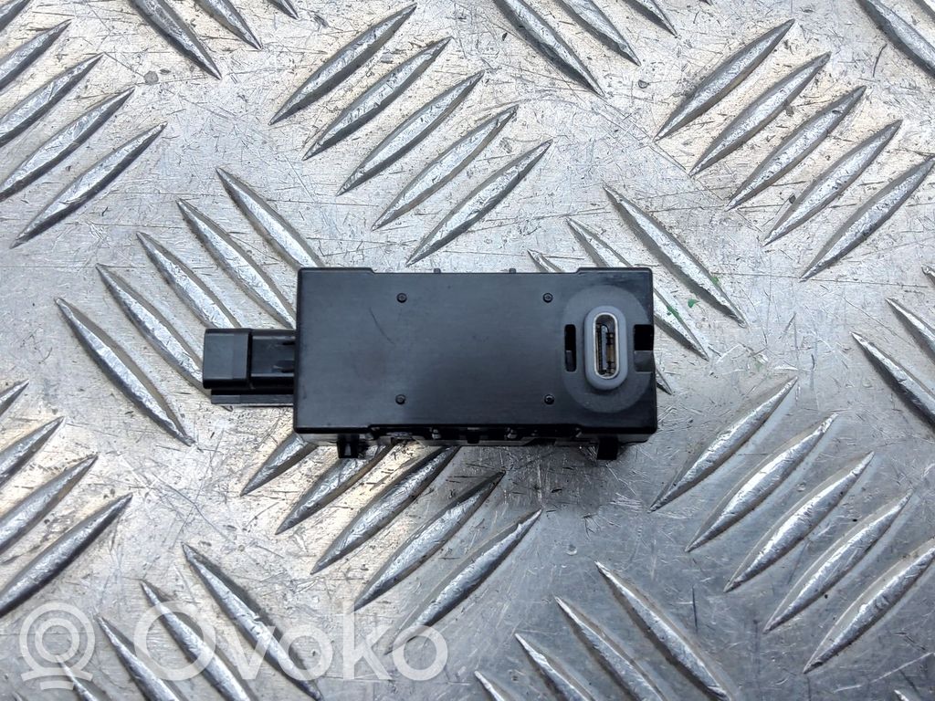 Enchufe conector USB   13517055