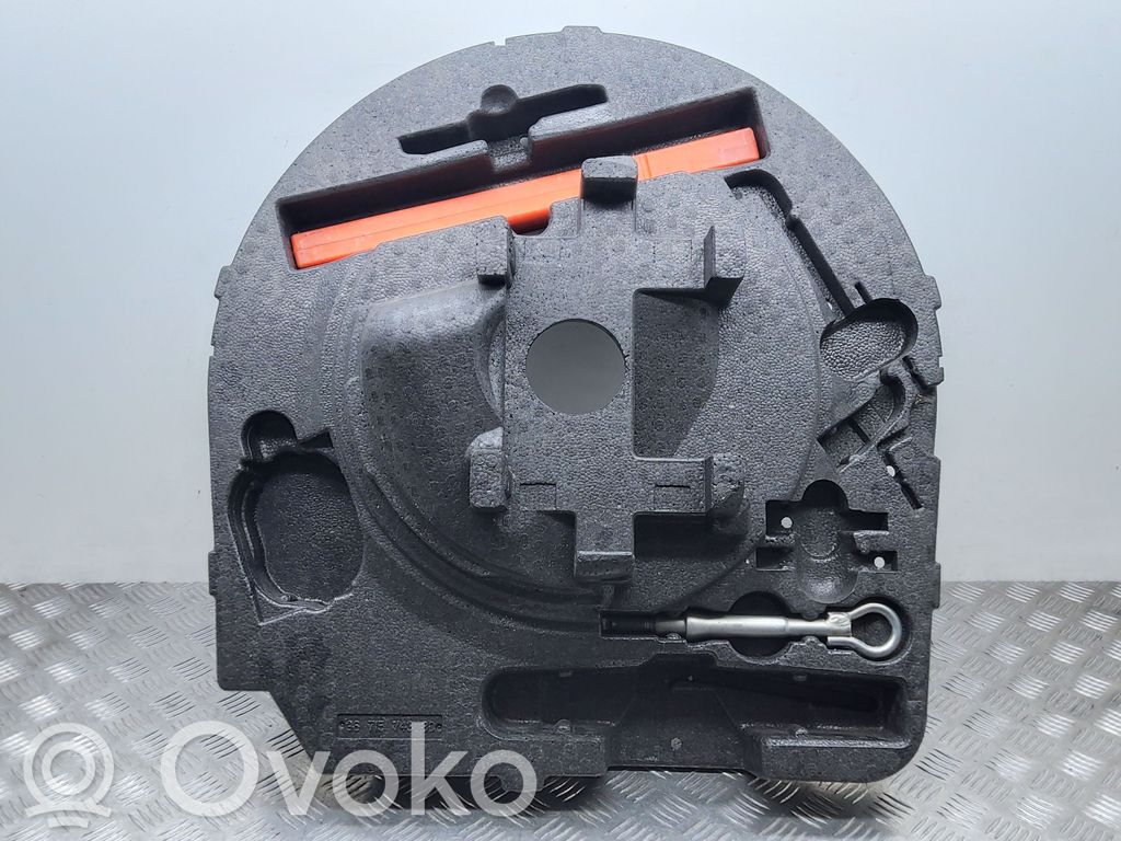 Citroen C4 II Tool box 