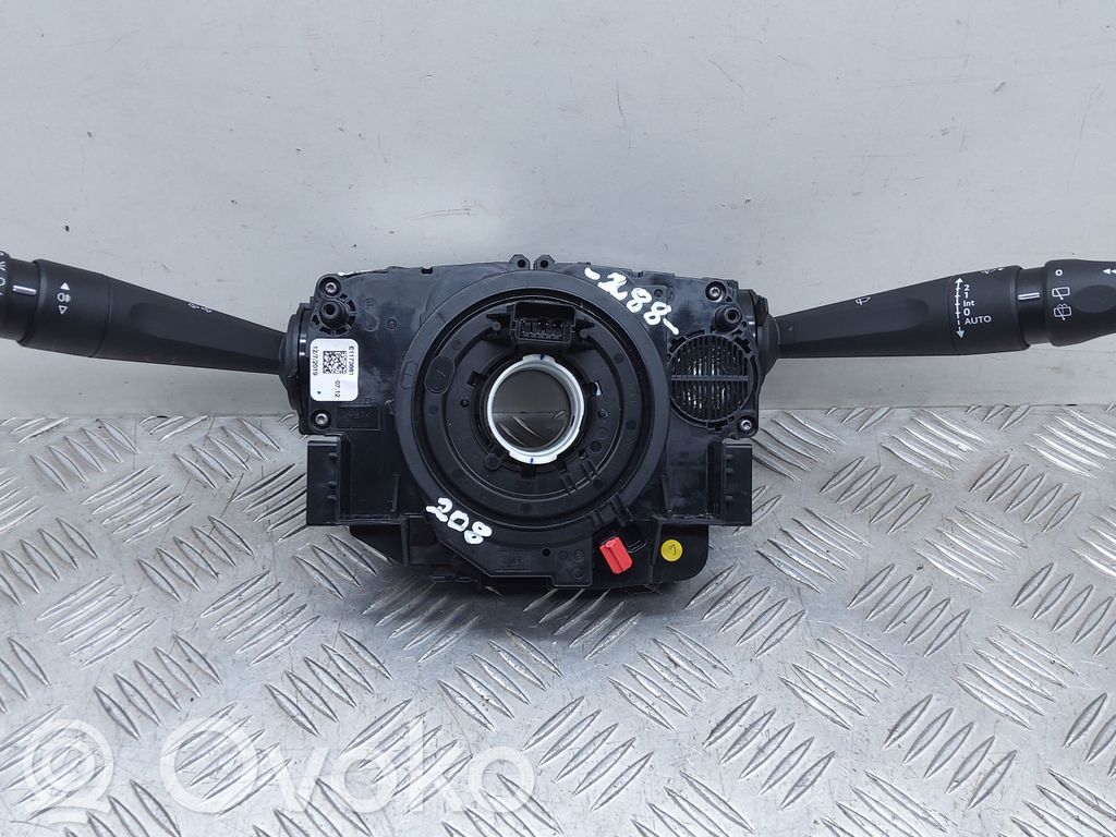 Peugeot 208 II Interruptor/palanca de limpiador de luz de giro 