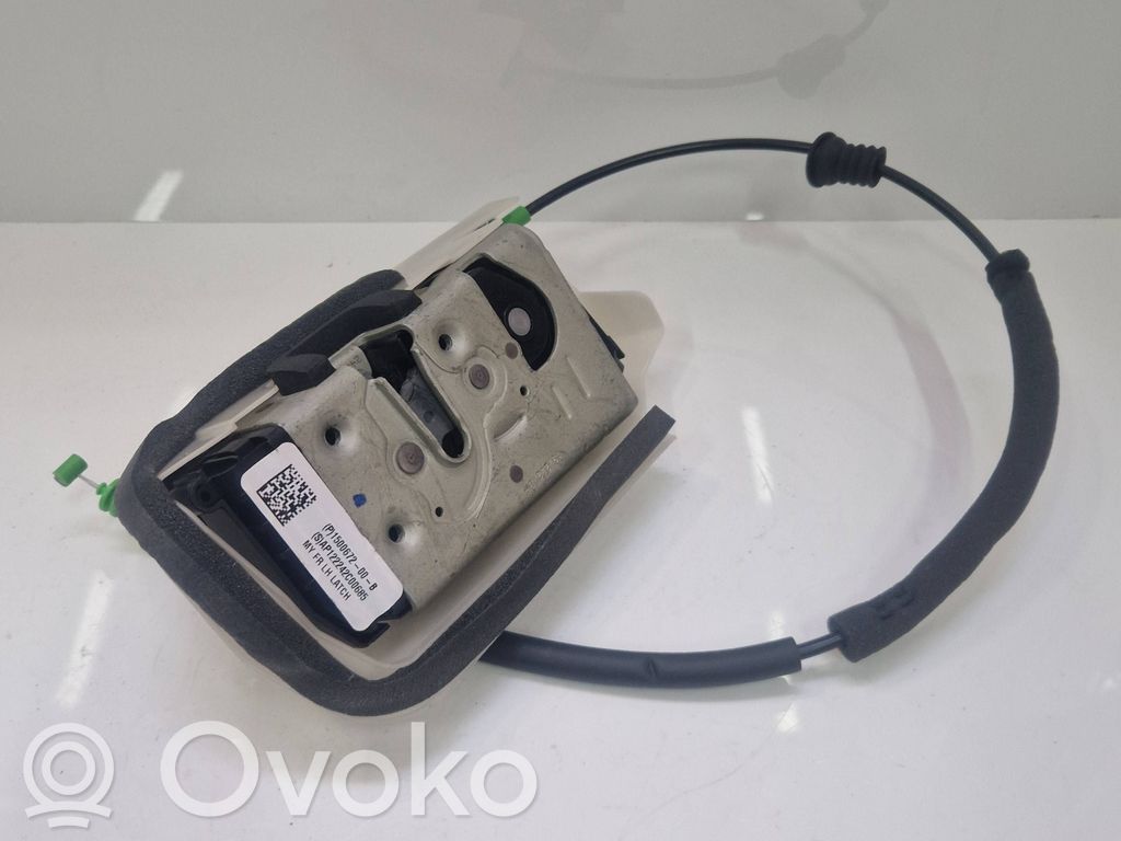 Priekšpusē slēdzene   150067200B,A122242C00685