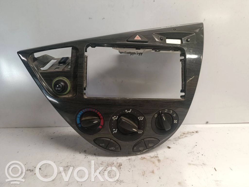 Ford Focus Klimato kontrolės/ pečiuko kontrolės apdaila 