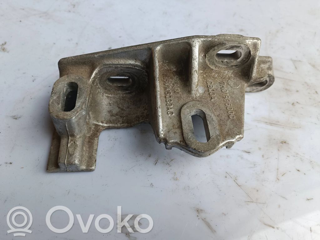 Ford Galaxy Engine mounting bracket 