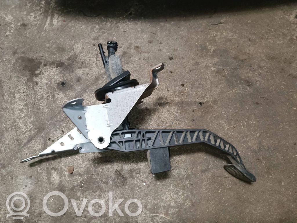 Volkswagen Golf IV Pedał sprzęgła 