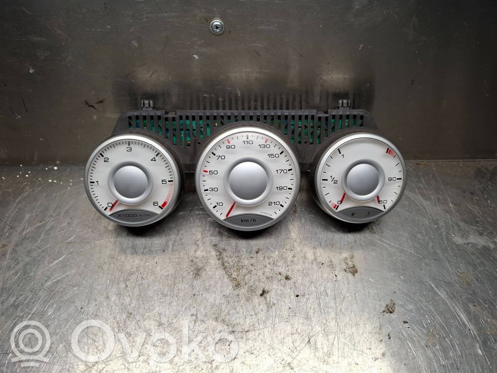 Peugeot 807 Speedometer (instrument cluster) 