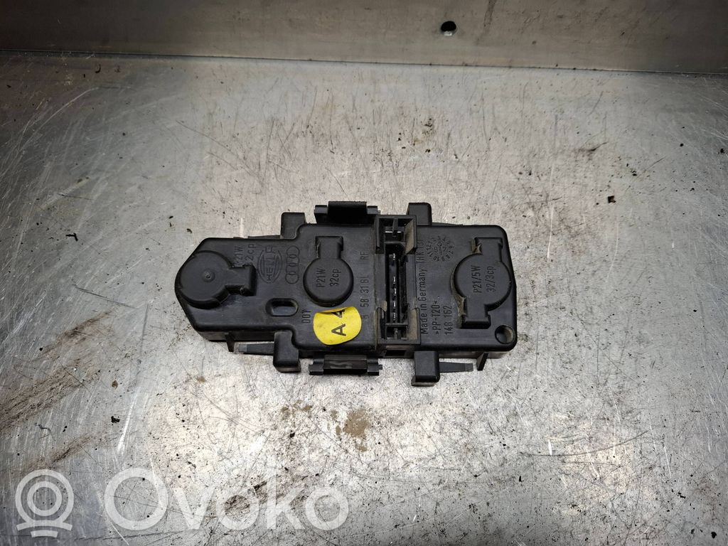 Audi A6 S6 C5 4B Galinio žibinto detalė 