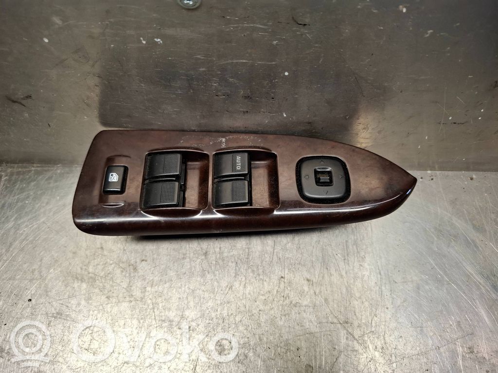 Electric window control switch   GG3E66350A