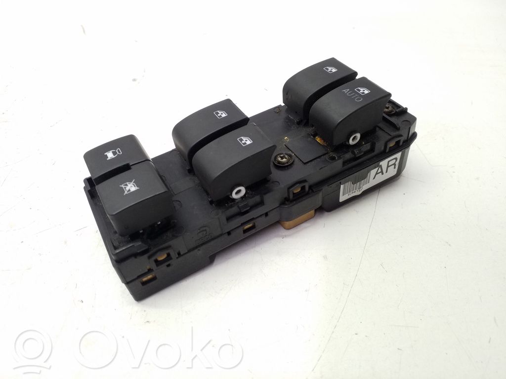 Chevrolet Captiva Electric window control switch 