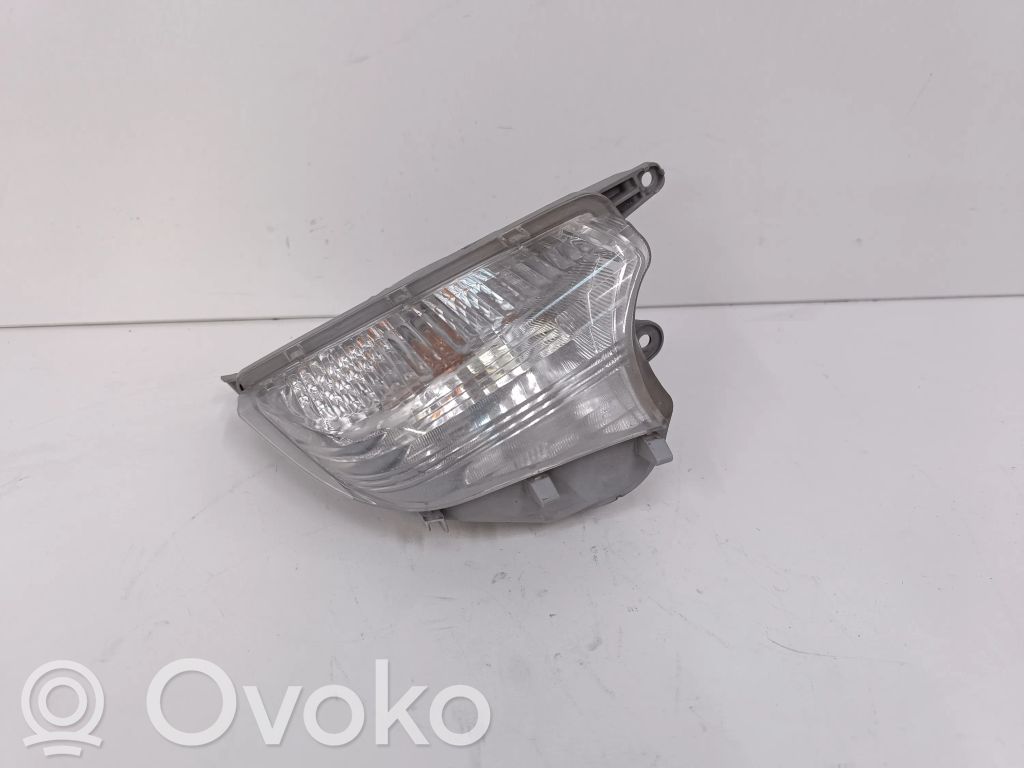 Toyota Prius c Front indicator light 