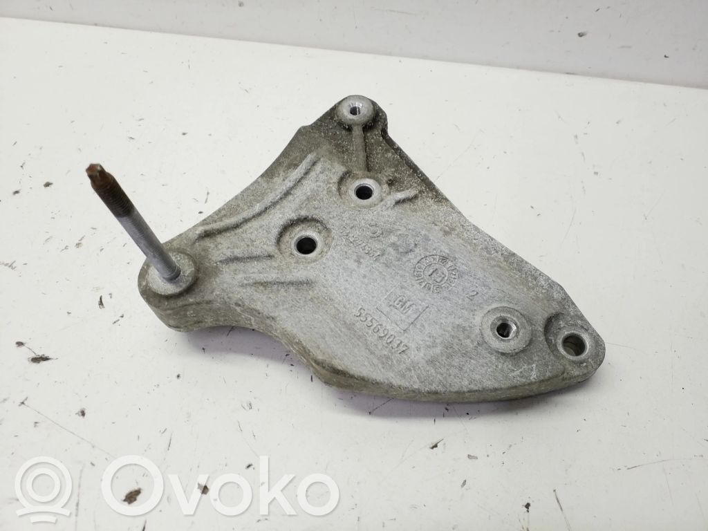 Chevrolet Volt I A/C compressor mount bracket 