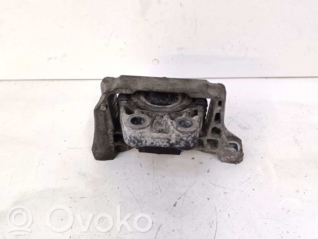 Engine mount bracket   7M516F012YB