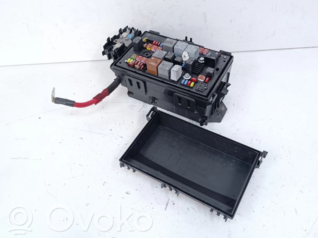 Opel Astra J Fuse box set 