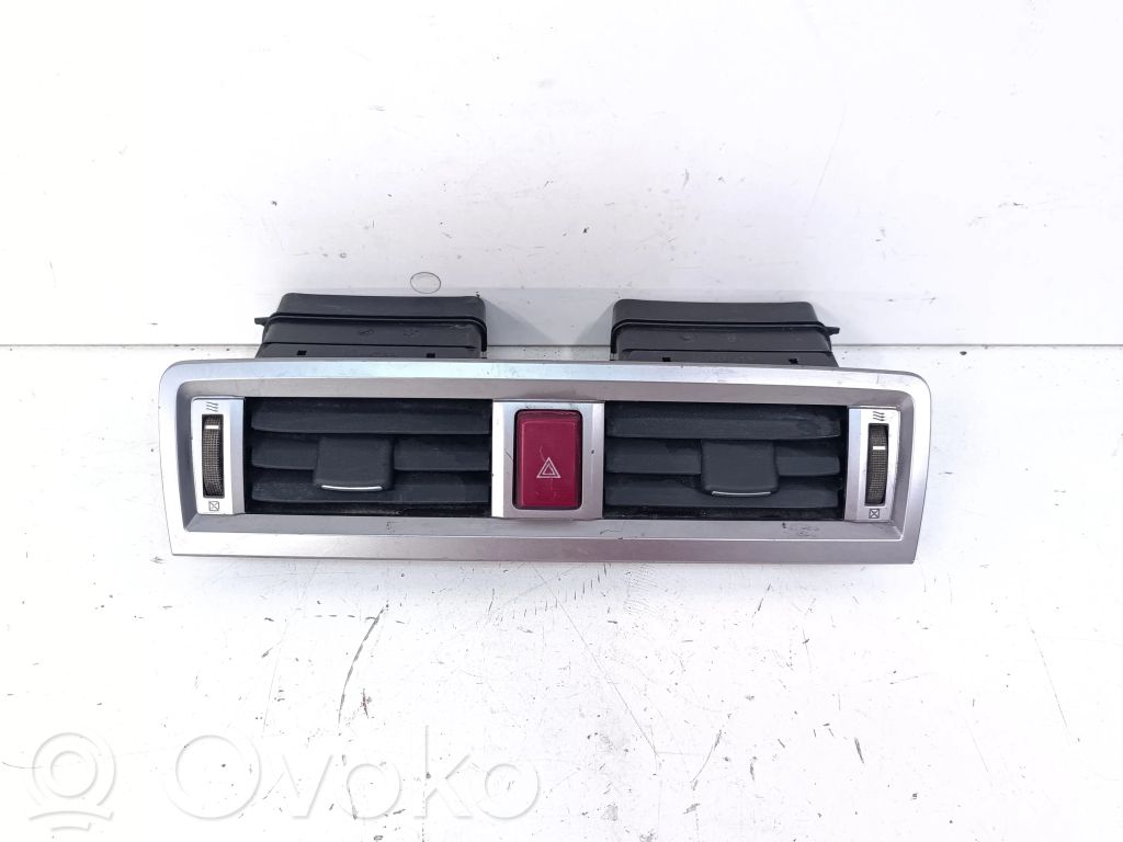 Subaru Outback (BS) Centrinės oro grotelės 